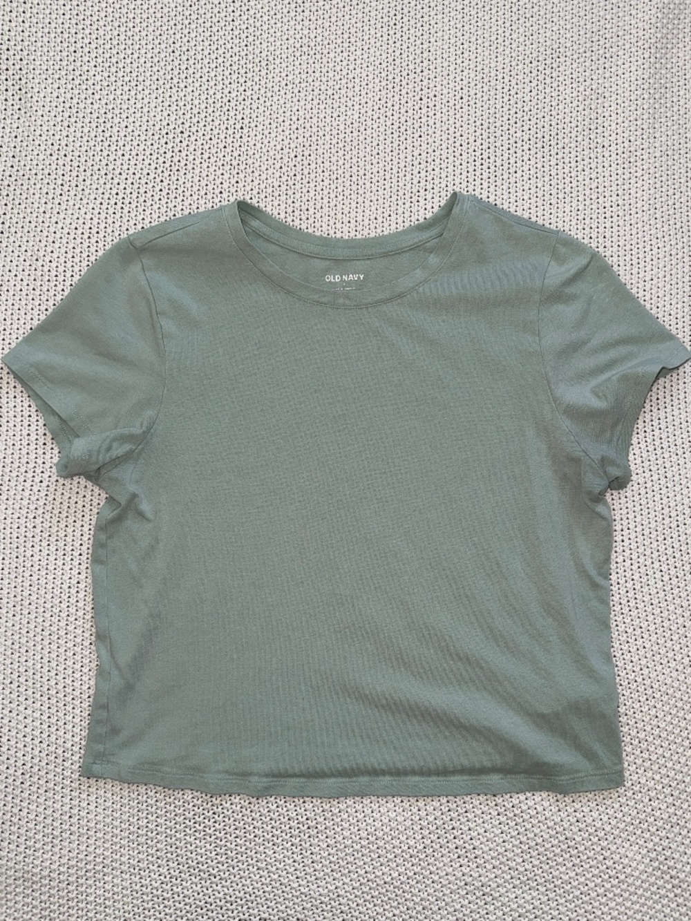 Old Navy T-shirt